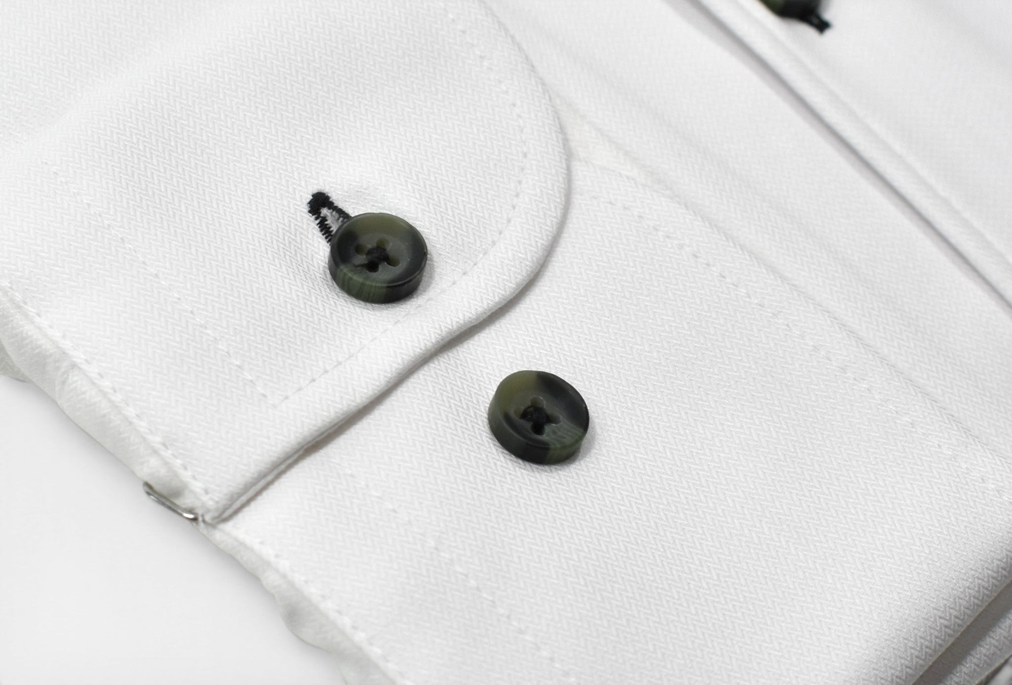 DS127 526 Hunter Tonal White Shirt