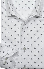 W038R Lost Paisley Roll Collar